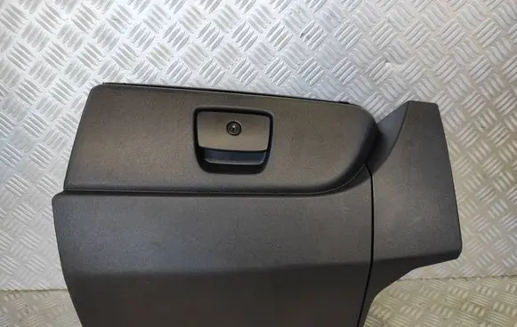 Glove box