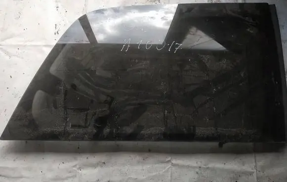 Nissan Quest Rear side window as3