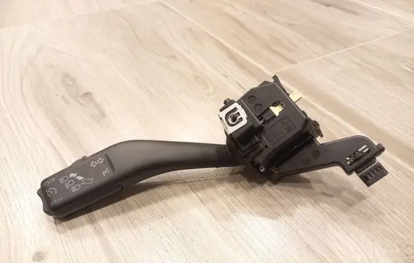 Volkswagen Touran I Indicator stalk 1K0953513G