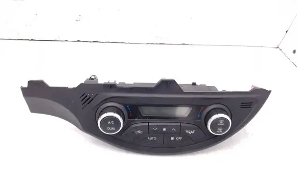Toyota Yaris Climate control unit 75F206