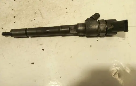 Hyundai Tucson JM Fuel injector 0445110258