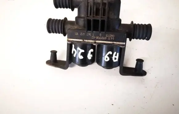 BMW 5 E60 E61 Coolant heater control valve 1147412181 6411693170802