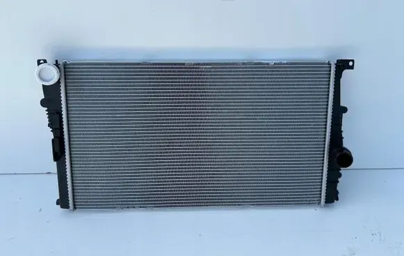 BMW 1 F20 F21 Coolant radiator 8572095i