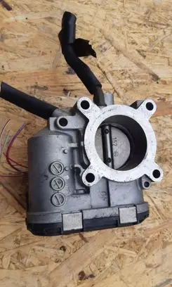 Volkswagen Golf VII Throttle valve