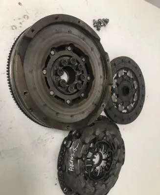 Toyota Avensis T270 Clutch set kit 325024410 415075210