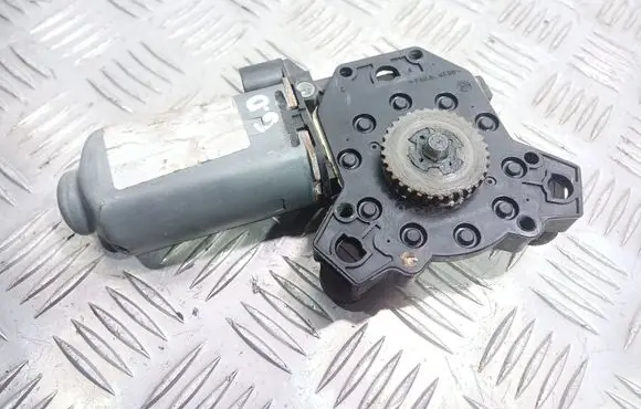 Renault Megane I Rear door window regulator motor
