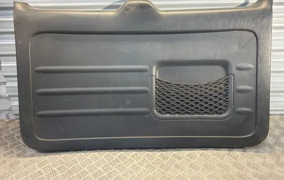 Tailgate trim