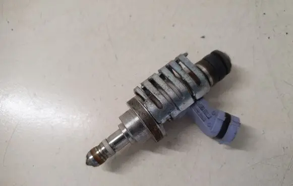 Lexus GS 300 350 430 450H Fuel injector 2325031030