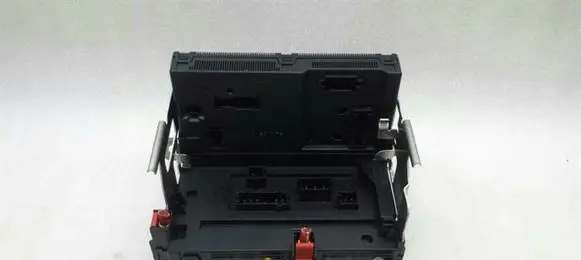 Mercedes-Benz CL C216 Fuse module A2215450801