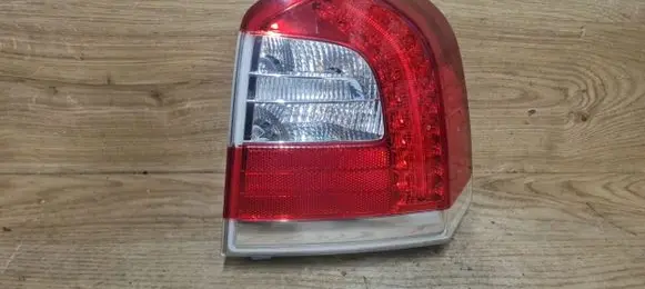 Volvo XC70 Rear/tail lights