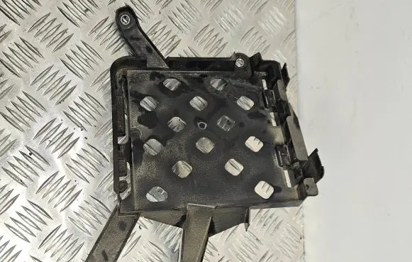 Audi A6 S6 C8 4K Other engine bay part 4K0907647A