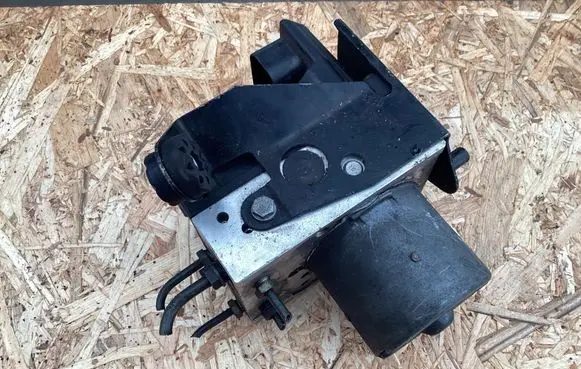 BMW 5 E39 ABS Pump 0265900001 6756342