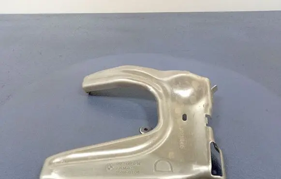 BMW 1 F40 Front underbody cover/under tray 7436700