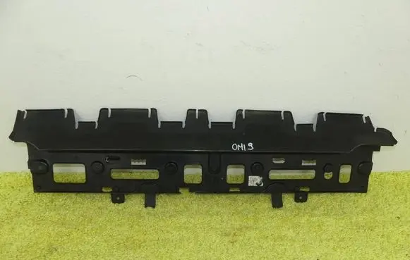 Audi Q7 4M Intercooler air guide/duct channel 4M0121286J