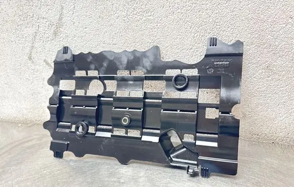 Volvo V70 Other engine bay part 31359659 PA66GF30