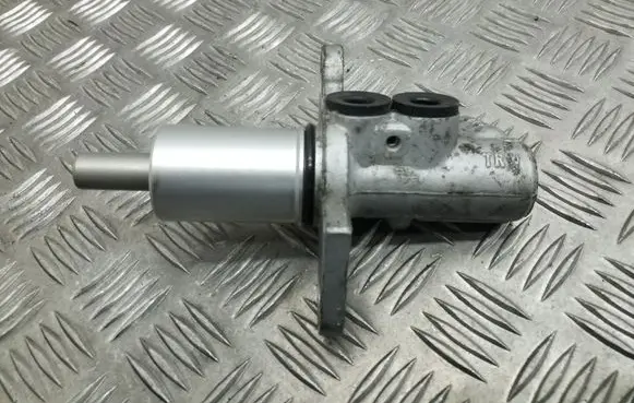 Audi A4 S4 B6 8E 8H Master brake cylinder TRW2499 2499