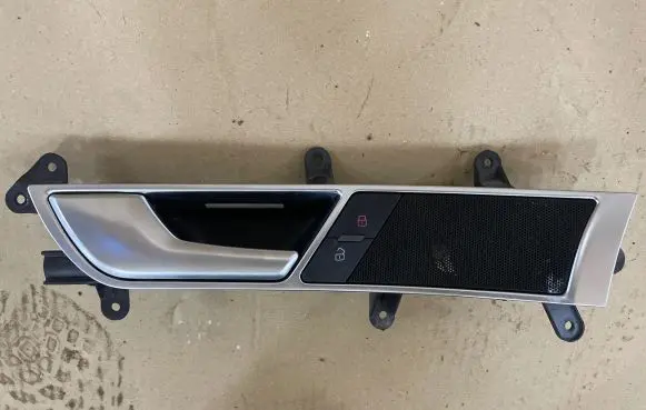 Audi A6 S6 C6 4F Front door interior handle 4F0837019C