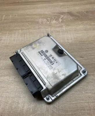 Volkswagen PASSAT B5 Engine control unit/module ECU 038906019AJ 0281010303
