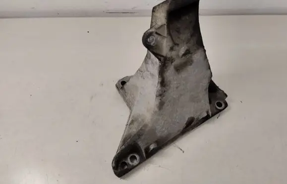 Audi A4 S4 B5 8D Engine mounting bracket 8D0199308L