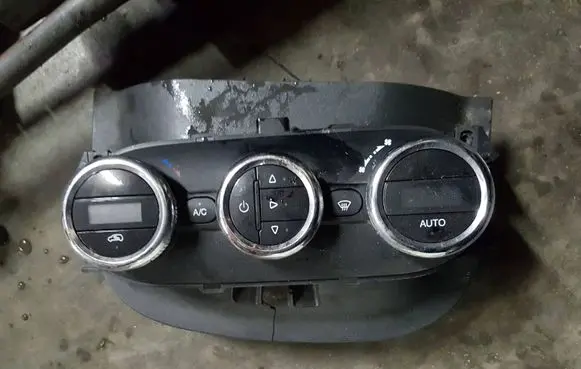 Iveco Daily 6th gen Climate control unit 5801640589 A83039300 30965244