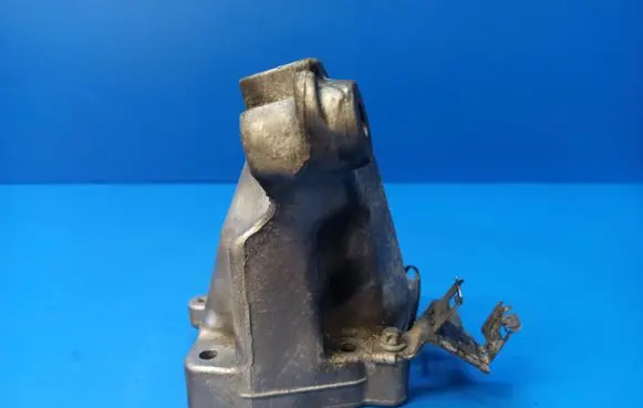 Mercedes-Benz C W203 Engine mounting bracket A6422230104