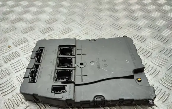 Renault Scenic II - Grand scenic II Comfort/convenience module 8200606831