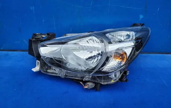 Mazda 2 Headlight/headlamp DB5J-51040
