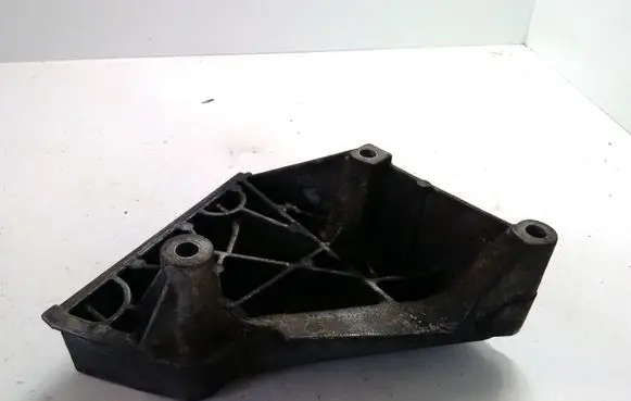 Skoda Octavia Mk2 (1Z) Engine mounting bracket 03L199207A