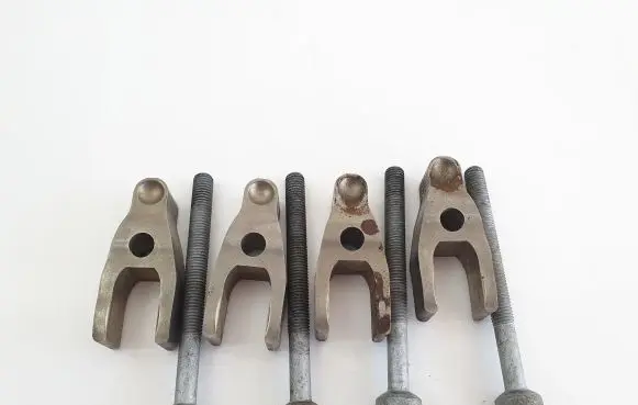 Mercedes-Benz Sprinter W907 W910 Fuel Injector clamp holder