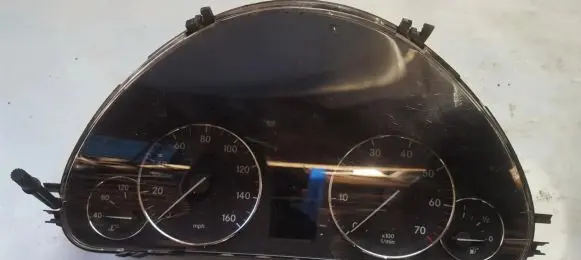 Mercedes-Benz C W203 Speedometer (instrument cluster) A2035408847 110080307