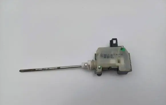 Fuel tank cap lock