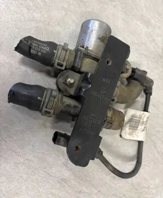 Volkswagen Phaeton Coolant heater control valve 3D0820035