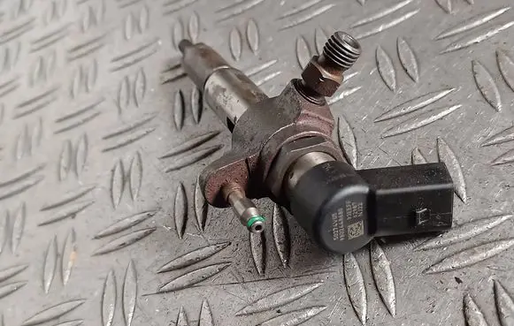 Volvo V40 Fuel injector 9802448680 50274V05 62987