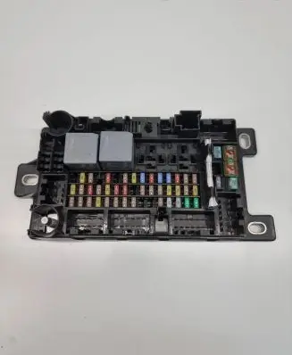 Land Rover Evoque II Fuse module K8D214A073BD