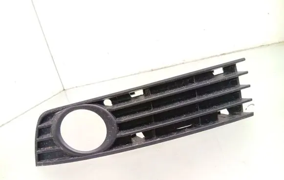 Audi A4 S4 B6 8E 8H Front fog light trim/grill 8E0807681A