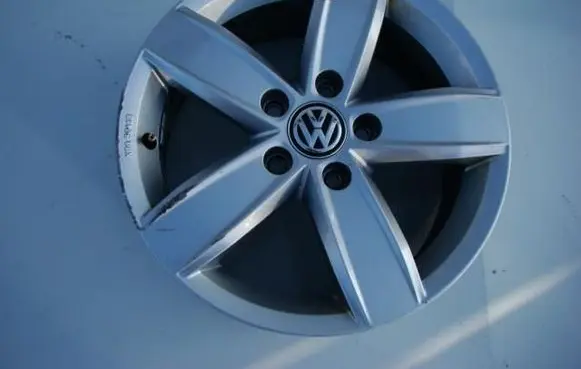 Volkswagen Touran III R16 alloy rim 