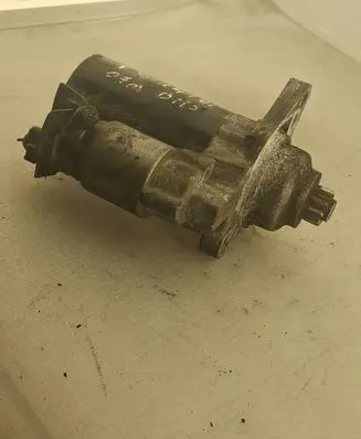 Volkswagen PASSAT B6 Starter motor 1005831311
