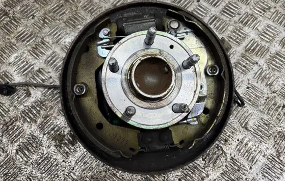 Chevrolet Trax Rear wheel hub