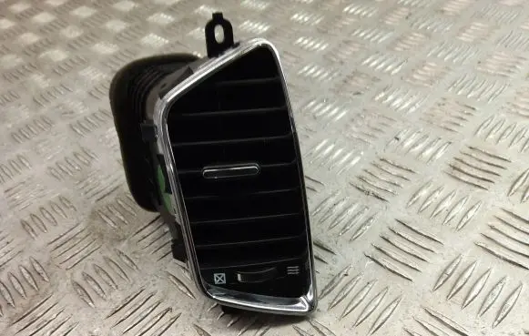 Chevrolet Captiva Dash center air vent grill 96962073