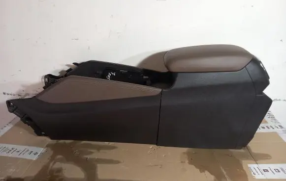 Hyundai Santa Fe Center console 