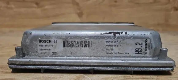 Volvo S80 Engine control unit/module 0281001776