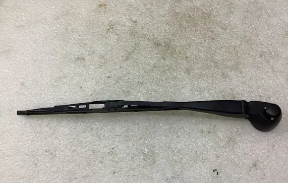 Mercedes-Benz GL X164 Rear wiper blade arm 182486