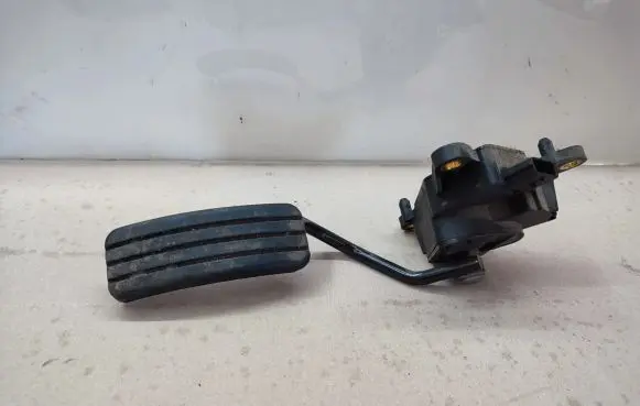 Renault Megane II Accelerator throttle pedal 8200153268