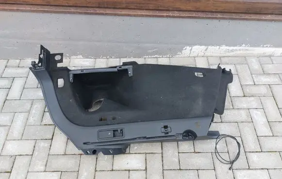 Trunk/boot side trim panel