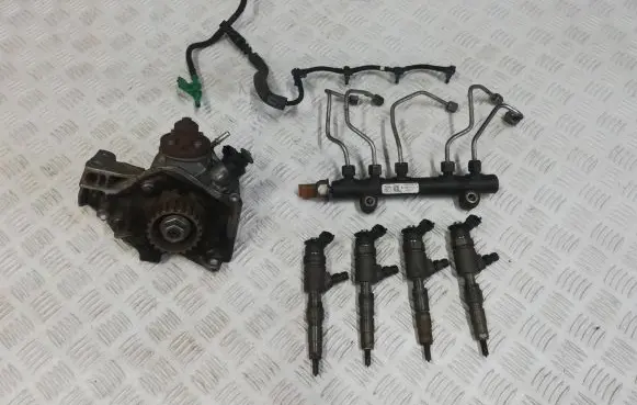 Citroen C4 Cactus Fuel injection high pressure pump 9811347380