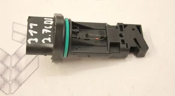 Mercedes-Benz E W211 Mass air flow meter F00C2G2068