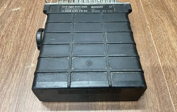 Mercedes-Benz 190 W201 Engine control unit/module 0065457932 0280800266