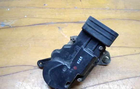 Isuzu Rodeo Central locking motor 