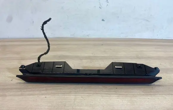 Volkswagen PASSAT B5.5 Third/center stoplight 1j6945097