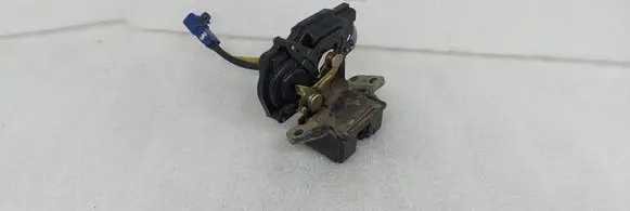 Toyota Avensis T250 Loading door lock 